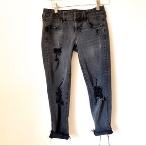 AEO super stretch x4 distressed black jeans back to school